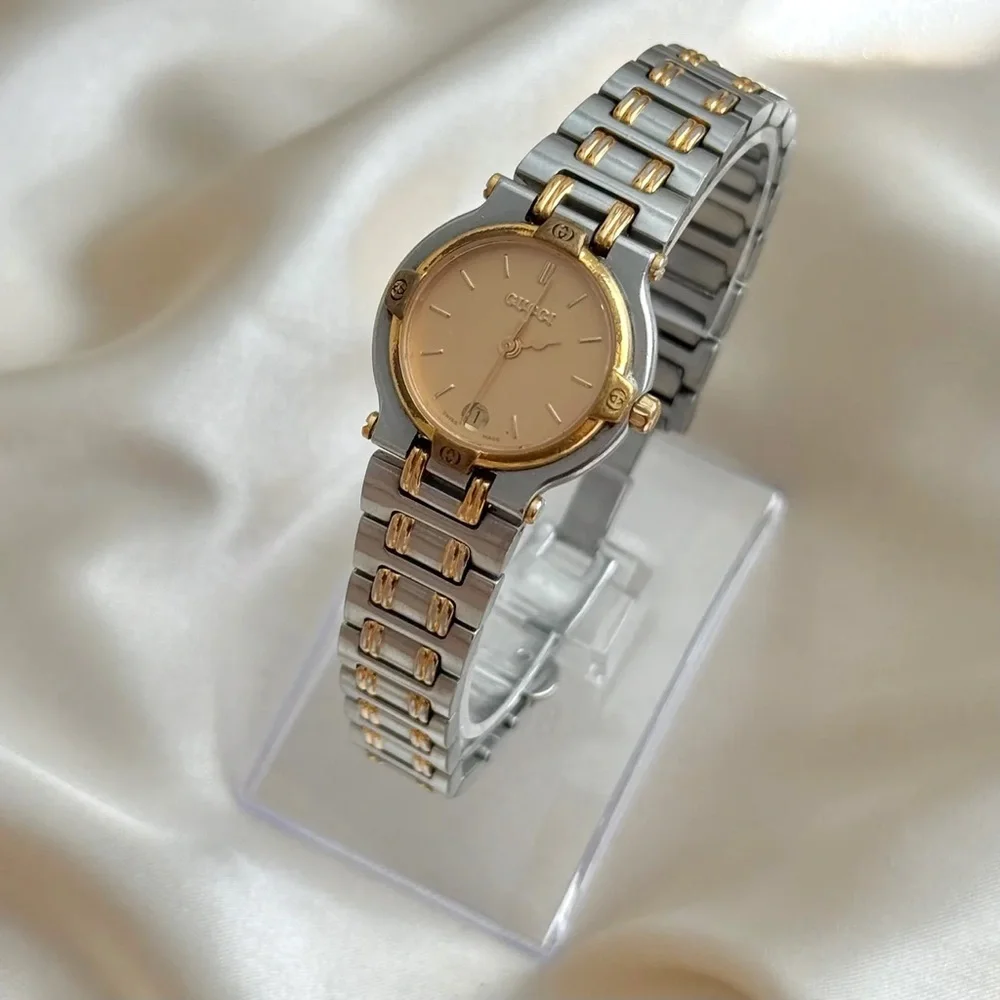 AUTHENTIC VINTAGE GUCCI TWO-TONED WATCH - Picture 5 of 7
